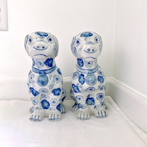 RARE HAND PAINTED BLUE AND WHITE CHINOISERIE DOGS - PAIR H: 12" - Picture 2 of 9